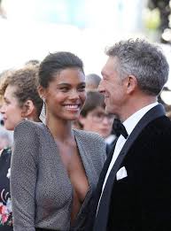 Ca y est, la jeune femme a accouché de son premier enfant et a si ce n'est pas la première fois que vincent cassel est papa, il doit être aux anges puisque c'est tout de même son premier enfant avec la jeune femme. Vincent Cassel Et Tina Kunakey Tres Amoureux Portraits De Celebrites Actrice Celebrites