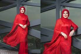 Adrianne harun's short stories are riveting. What Else Has She Done Questions Malaysians As Minister Rina Harun S Photoshoot Goes Viral News Rojak Daily