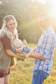 Family Of 3 Photos Photography Poses Family Family Photos With Baby Family Picture Poses