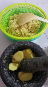 Caranya adalah dengan membaca artikel mengenai cara. Cara Masak Serunding Halia Sedap Secara Homemade