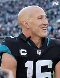 Who does bald Trevor Lawrence look like? Best answer gets a cookie 🍪,  worst answer gets an 🥚 : r/AFCSouthMemeWar