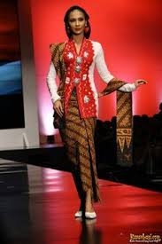 Lihatlah contoh foto di atas, anda akan melihat betapa songket sangat elegan dibuat busana muslim. 17 Kebaya Jumputan Ideas Kebaya Kebaya Dress Kebaya Jawa