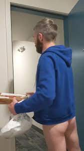 Delivery Guys: Flashing delivery man - video 2 - ThisVid.com