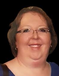 Suzy Stephens's Instagram, Twitter & Facebook