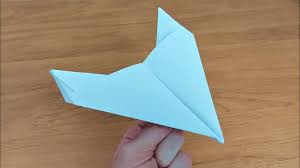 avion en papier simple et qui vole loin ! - YouTube