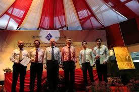 Istana bukit serene and taman merdeka are also within.…located in central district, this apartment building is within 1 mi (2 km) of danga bay park. Singapore Prime Minister Lee Hsien Loong Fourth From Left