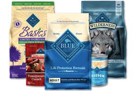 The company works with veterinarians and animal nutritionists to create wholesome pet foods that contain a blend of real meat, garden veggies, and whole grains for a balanced diet. Wellness Vs Blue Buffalo Cat Food Which Brand Is Best Pawsome Kitty