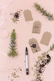 Hochzeitsgeschenke werden häufig bei hochzeiten aller größen gesehen. Handlettering Etiketten Fur Tee Gastgeschenk Hochzeit Schon Bei Dir By Depot