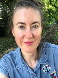 Yesterday, we made a stop to recharge at my favourite park, Palacio De  Cristal, Porto 🇵🇹… we took off our shoes and threw down my scarf to lay 