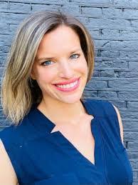 Laura Hof's Instagram, Twitter & Facebook