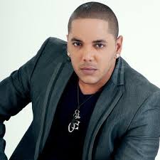 Amazon.com: Suena Con un Cantante : Alain Daniel: Digital Music