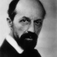 Ernest Oliphant's Instagram, Twitter & Facebook