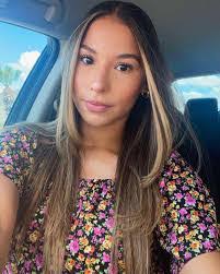 Amaris Ramirez's Instagram, Twitter & Facebook