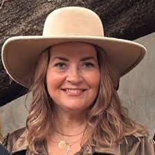 Rebecca Hoy's Instagram, Twitter & Facebook