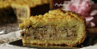 Questa torta è il dessert perfetto da servire a fine pasto, ma è anche l'ideale anche per accompagnare i vostri brunch con le amiche! Torta Di Ricotta Amaretti E Cioccolato Profumo Di Glicine