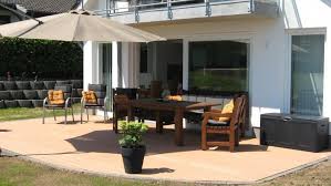 Die Grosse Terrasse Mit Direkt Anschliessendem Rasen Geniessen Sie Hier Ihren Urlaub Und Lassen Es Sich