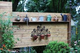 Some murals depict world renowned gardens such as the dramatic, sunken butchart gardens of canada and the versailles garden in france with its fountains and flowerbeds. 24 Creative Garden Fence Ideas