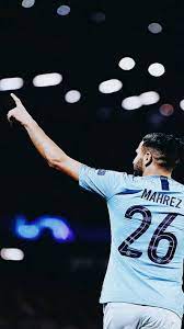 اللاعب رياض محرز يتميز كذلك باللعب في مركز الجناح و هو الان منضم لنادي ليستر سيتي المنافس بقوة في موسم الدوري الانجليزي الممتاز الجديد و الذي تمكن معهم من احراز العديد من الاهداف الهامة و كذلك صنع عدد اخرى من الاهداف ، و لقد أعلنت العديد من الاندية الاوروبية في. Ø®Ù„ÙÙŠØ§Øª Ù…Ø­Ø±Ø² For Android Apk Download