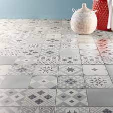 Retrouvez chez leroy merlin notre selection de 451 produits pas chers au prix le plus juste sur un large choix de marques et de references disponibles en magasin ou livres rapidement a votre domicile. Carrelage Sol Et Mur Forte Carreau De Ciment Gris Bleu Gatsby L 20 X L 20 Cm Leroy Merlin