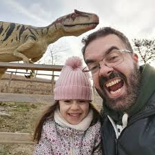 A decadência musical nas últimas décadas é latente. As letras, acordes e  harmonias foram simplificadas, dando lugar ao ritmo cada vez mais presente.  O que isso interfere nas futuras gerações? Você descobrirá