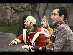 Evincé par un père noël africain, il rejoint sa roulotte où il retrouve josette, sa compagne, sur le point de le quitter. Le Pere Noel Est Une Ordure Scene Du Zoo Youtube