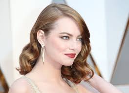 Newly blond emma stone was a vision of springtime beauty at the 2012 kids' choice awards. Emma Stone Has The Prettiest Buttery Platinum Blond Hair Now Glamour