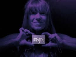 Karen Henninger's Instagram, Twitter & Facebook