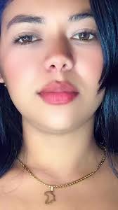 Explorando el Brillo de los Pensamientos con Lucy Cruz