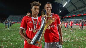 Anioli wuchs in duisburg auf, wo sie das katholische st. Tottenham Gratscht West Ham Dazwischen Leihe Von Gedson Fernandes Vor Abschluss Transfermarkt