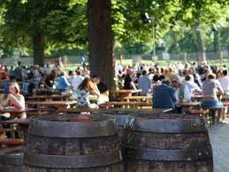 Der hirschgarten geht zurück auf eine 1720 angelegte fasanerie. Munich Beer Gardens Hirschgarten