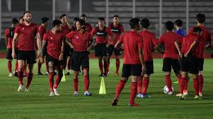 Timnas senior indonesia tengah menjalani training camp di uni emirat arab. Timnas Indonesia Senior Dan U 19 Batal Mulai Tc Hari Ini
