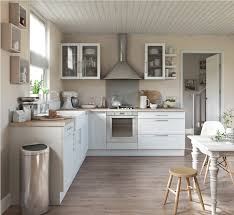 Notre sélection des plus belles cuisines. Avec Des Meubles Concus Pour Durer On Allie Le Charme De L Ancien Et Le Design Du Contemporain Tout En Resta Meuble Cuisine Amenagement Cuisine Cuisines Deco