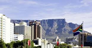 Since The First Person Laid Eyes On Table Mountain It Has Exerted Its Powerful And Charismatic Pull Enchanting And Drawi Table Mountain London City Cape Town
