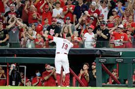 The latest stats, facts, news and notes on joey votto of the cincinnati Joey Votto Homers Becomes Fifth Player With 1 000 Rbis In Cincinnati Reds Uniform