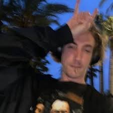 Stream Beau Peep music