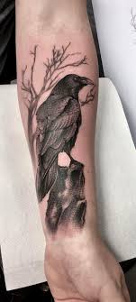 Hugin And Munin Tattoo Raven And Wolf Tattoo Designs Hugin Munin Tattoo Raven Tattoos Gallery Raven Tattoo Tattoos Crow Tattoo