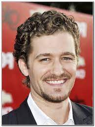 Men With Curly Hair Styles Fashion Hairstyle Idea Curly Hair Men Mens Hairstyles Short Hipster Hairstyles