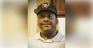 Damien Perry's Instagram, Twitter & Facebook