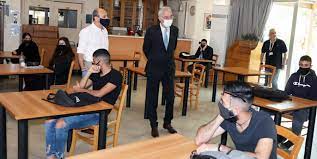 Εδώ μπορείτε να βρείτε πληροφορίες για το εκπαιδευτικό σύστημα και για το. Kypros Den Ef8asan Oi Dwrean Maskes Sta Sxoleia Ti Apanta To Ypoyrgeio Paideias