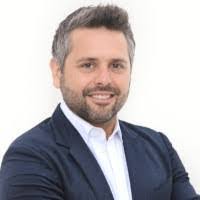 Justin Brode's Instagram, Twitter & Facebook