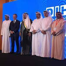 صورة تجمع كبار الشخصيات في ليلة ديهاد ٢٠١٧ معالي الدكتور عبدالله المعتوق رئيس الهيئة الخيرية الإسلامية العالمية المستشار في ال fashion dresses academic dress