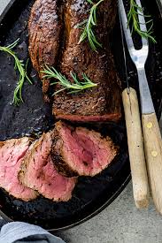 Look for the direction of the fibres of the beef. Rosemary Crusted Beef Fillet With Horseradish Cream Simply Delicious