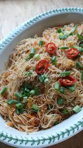 Memang berbeza dari orang eropah atau amerika, kerana makanan utamanya adalah roti dan gandum. Mee Hoon Goreng Mudah Dan Sedap Azie Kitchen