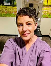 Kathryn Kahl's Instagram, Twitter & Facebook