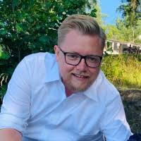 10+ "Tom Løken" profiles