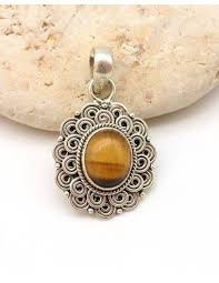 Ce Pendentif Argent Est Joliment Cisele Autour De La Pierre En Oeil De Tigre C Est Un Bijou A Porter Sur Un Cordon Ou Une Ch Pendentif Argent Pendentif Bijoux