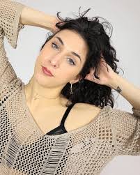 Brooke Harper's Instagram, Twitter & Facebook