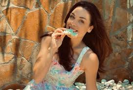 Η ιωάννα τρανταφυλλίδου, η οποία τα τελευταία χρόνια βρίσκεται στην αμερική, όπου και κυνηγάει το όνειρό της, συμμετείχε στο φινάλε του «homeland». 71sq Bjfnh9a4m