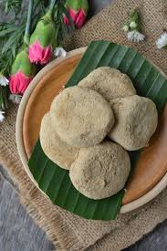 Ia merupakan sejenis kuih yang dibuat daripada tepung pulut dan berbentuk bulat getel dengan inti. Resepi Kuih Tepung Gomak Azie Kitchen