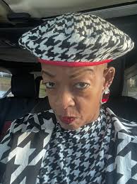 Houndstooth✔️ #styleinspo Boots /purse : Coach Eyewear : Loewe